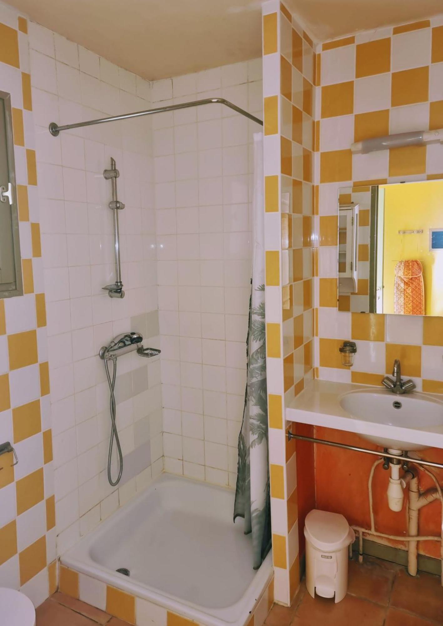 Pousterle De Sabran - Piscine & Hammam Apartment Room photo